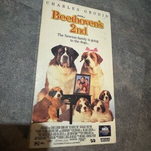 Universal Beethoven's 2nd Movie VHS- White, Yellow, Red, Brown
